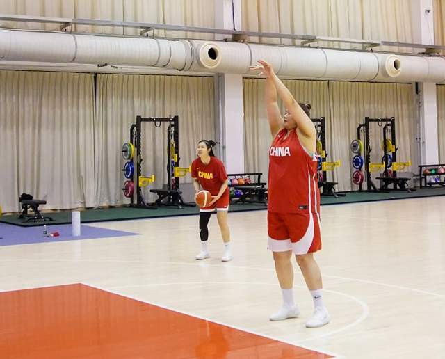 刘禹彤、杨舒予在列!中国女篮最新训练画面出炉,宫鲁鸣接受采访