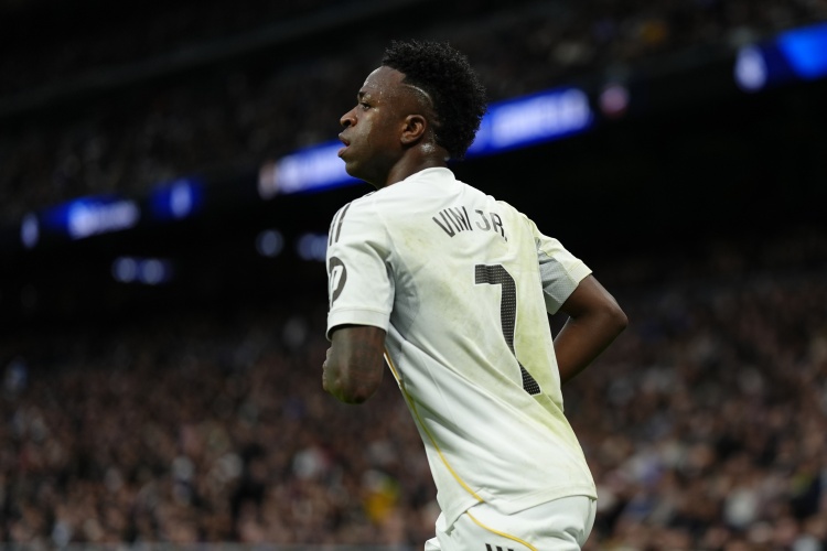 开云体育-罗马诺：维尼修斯公开表态想留队，老佛爷开的续约合同一直都有效